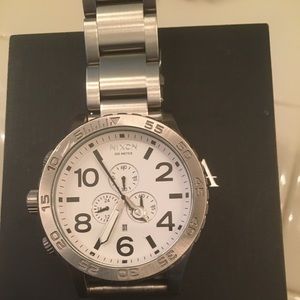 Used, Silver and White Nixon 51-30.